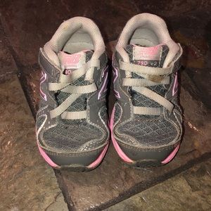 Toddler new balance shoe